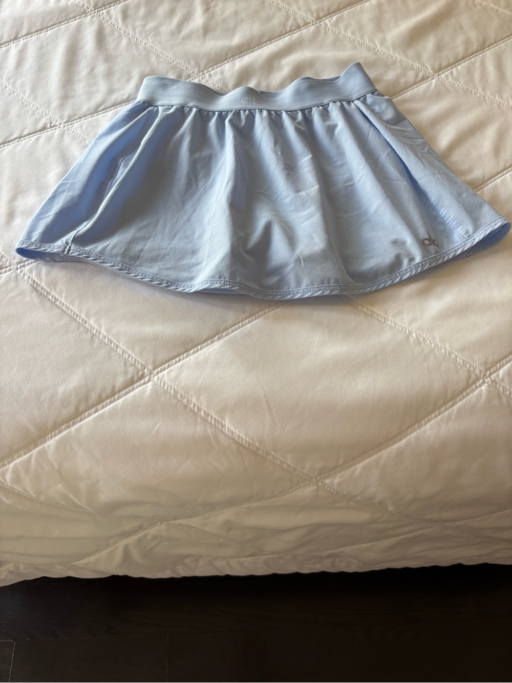 ALO Yoga Women's Pale Blue Athletic Skort with Built-In Shorts - Picture 12 of 12